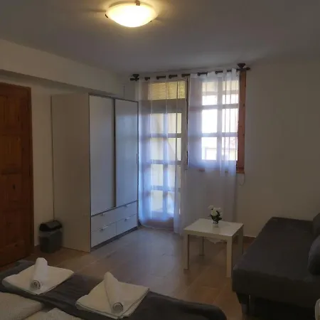 Hella Vendeghaz Guest house *